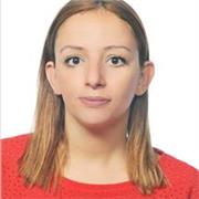 Enseignante de français pour aider les élèves a communiquer, écrire et faire ses devoirs
